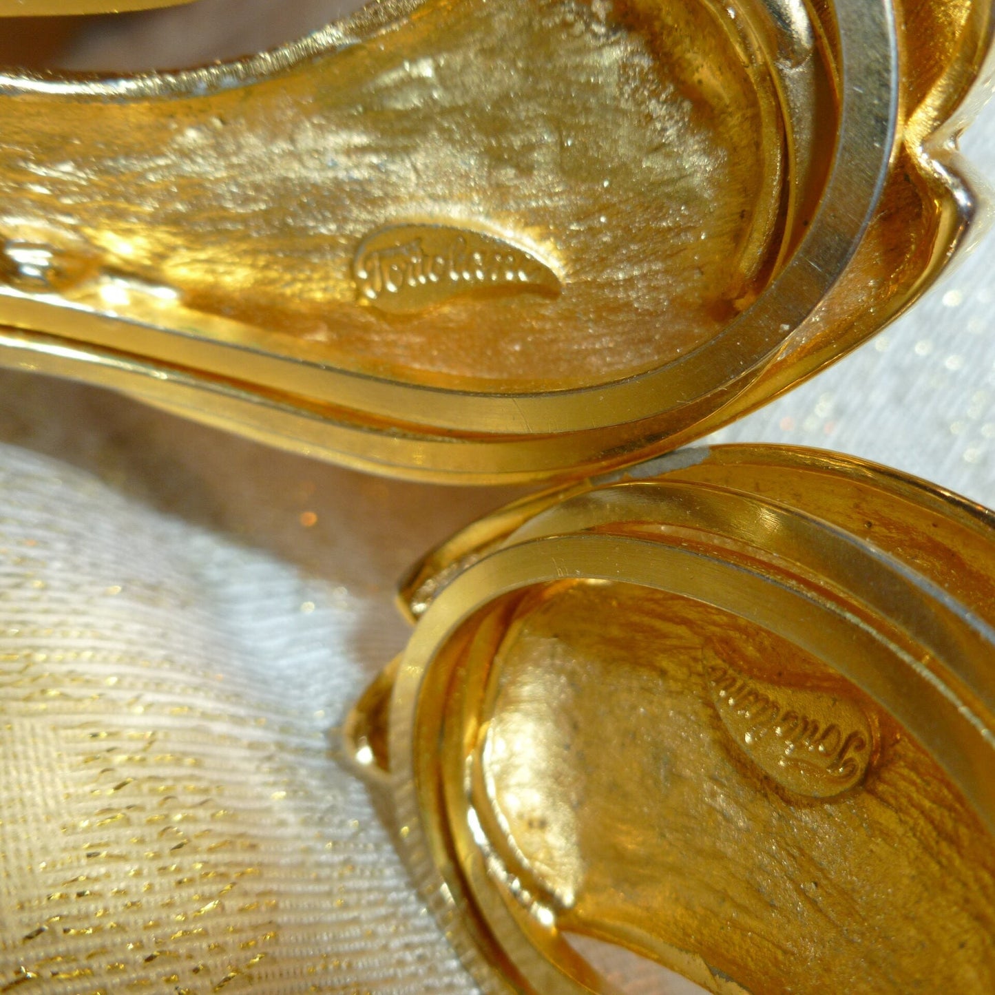 Vintage Tortolani Golden Hinge Bracelet, Elegant Design