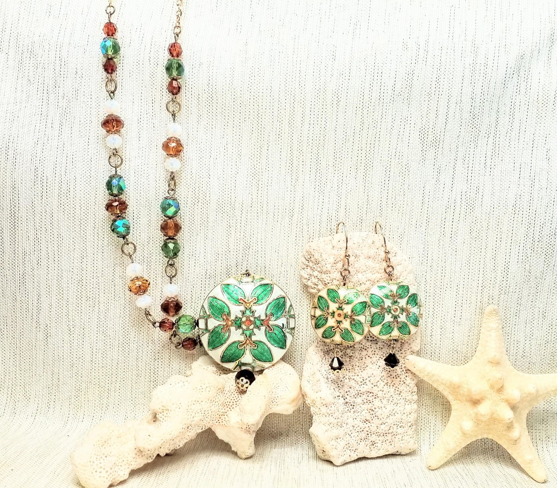 exceptional vintage cloisonne set of necklace with bead and wire chain and large cloisonne circle medallion