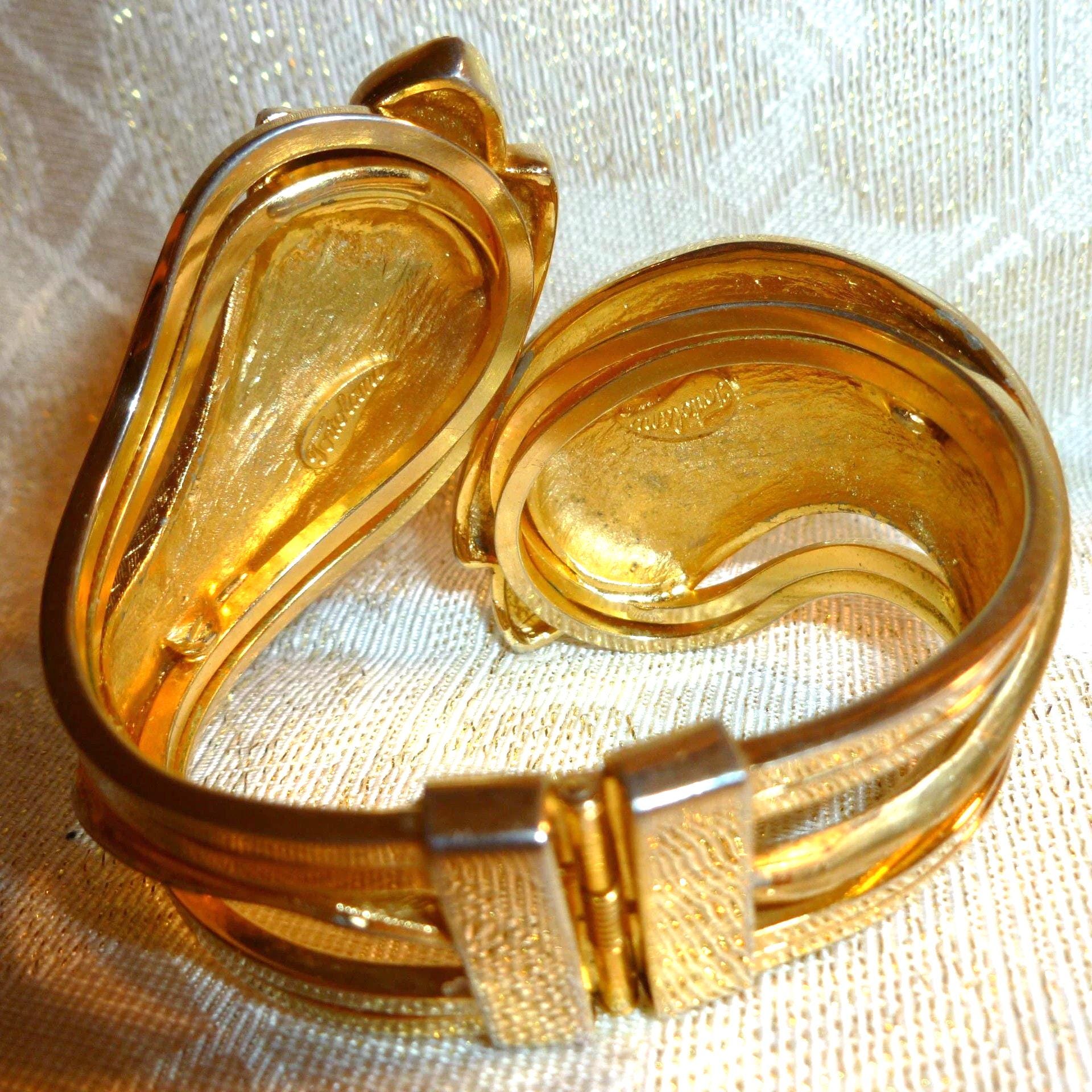 Vintage Tortolani Golden Hinge Bracelet, Elegant Design
