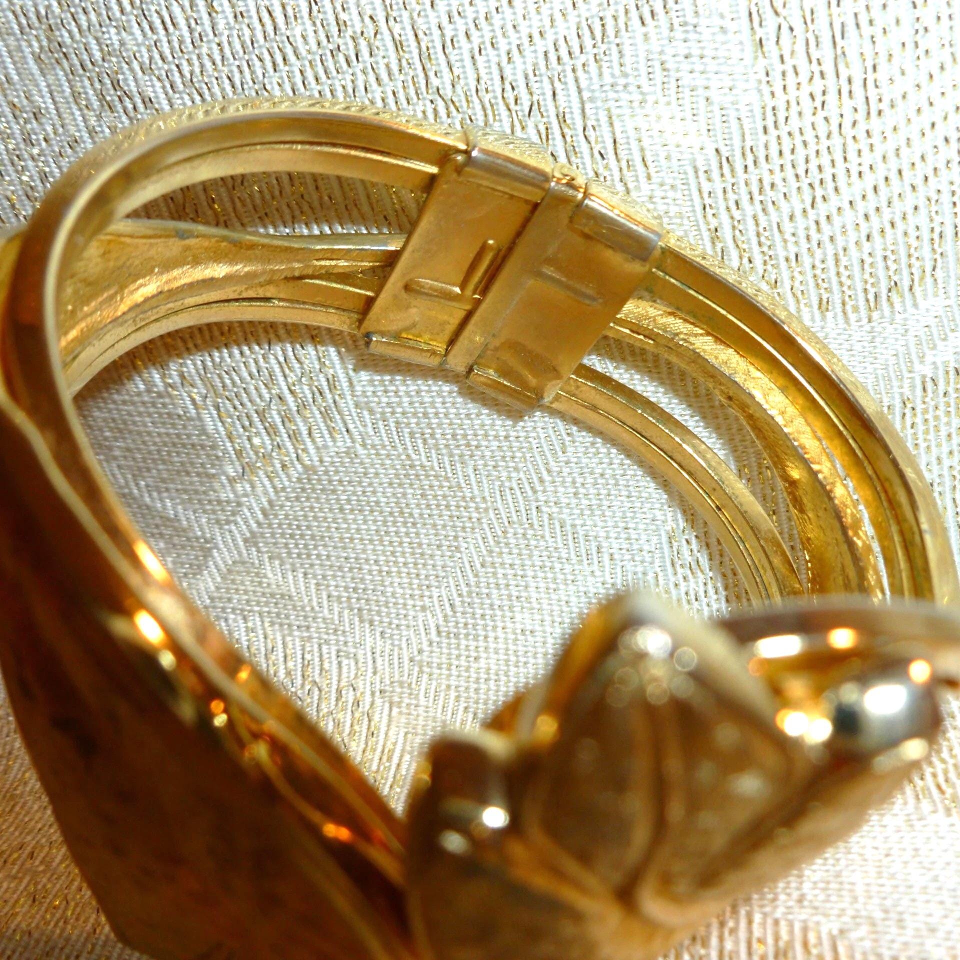 Vintage Tortolani Golden Hinge Bracelet, Elegant Design