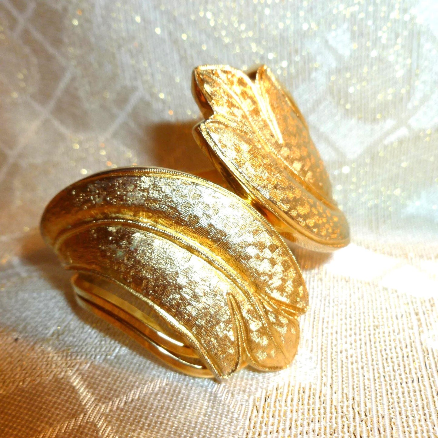 Vintage Tortolani Golden Hinge Bracelet, Elegant Design