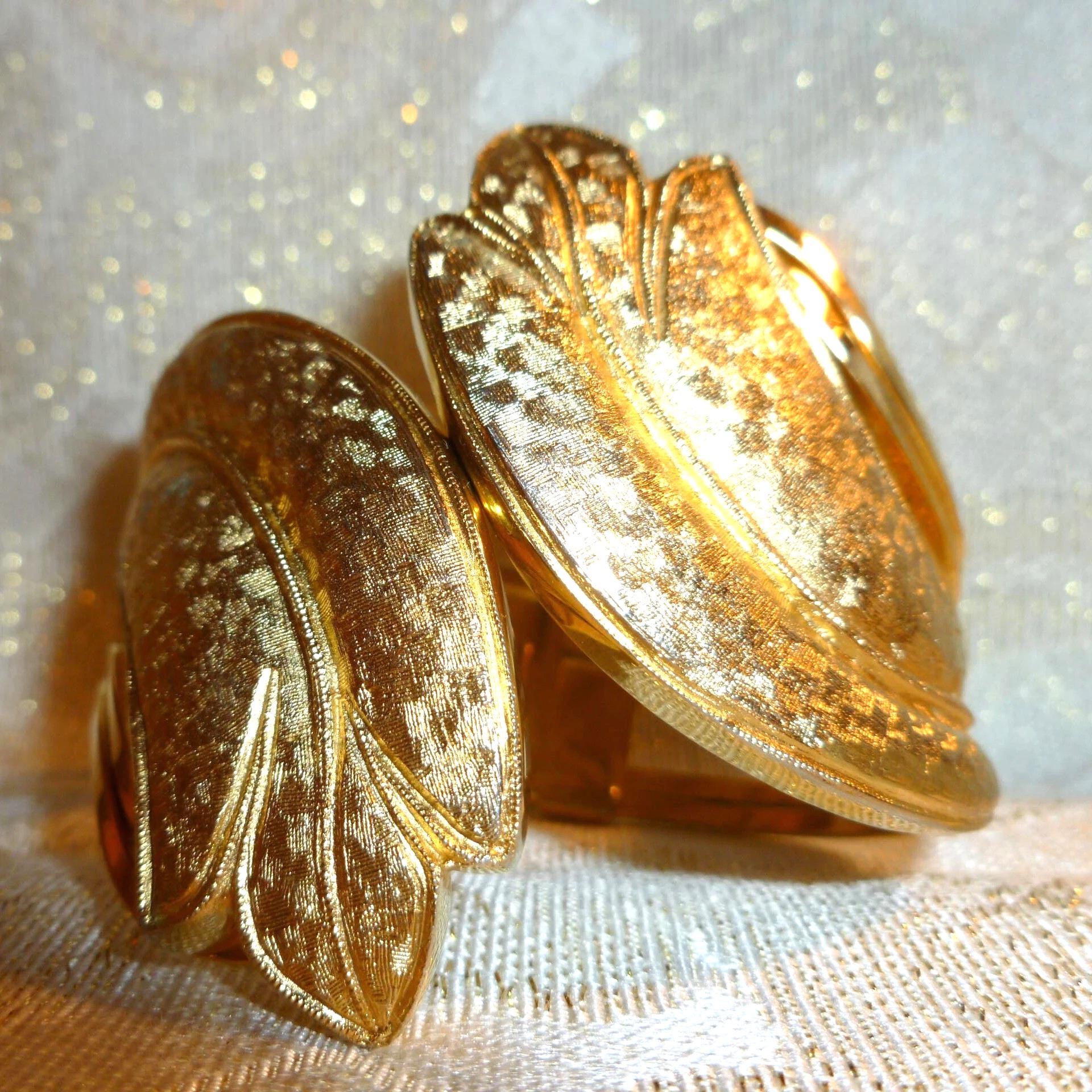 Vintage Tortolani Golden Hinge Bracelet, Elegant Design