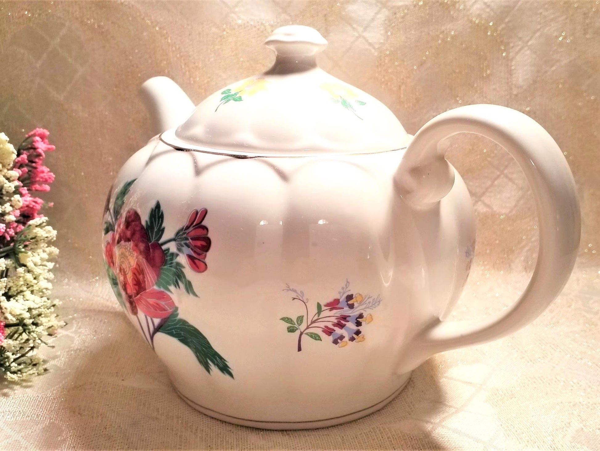 Laura Ashley 16 Ounce Vintage Teapot Laura Ashley Parfums London Paris New York Beautiful Floral Always FREE Domestic SHIPPING