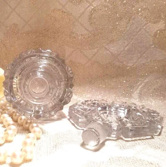 Vintage Perfume Bottle With Large Stopper Elegant Glass Design And Always FREE Domestic SHIPPING