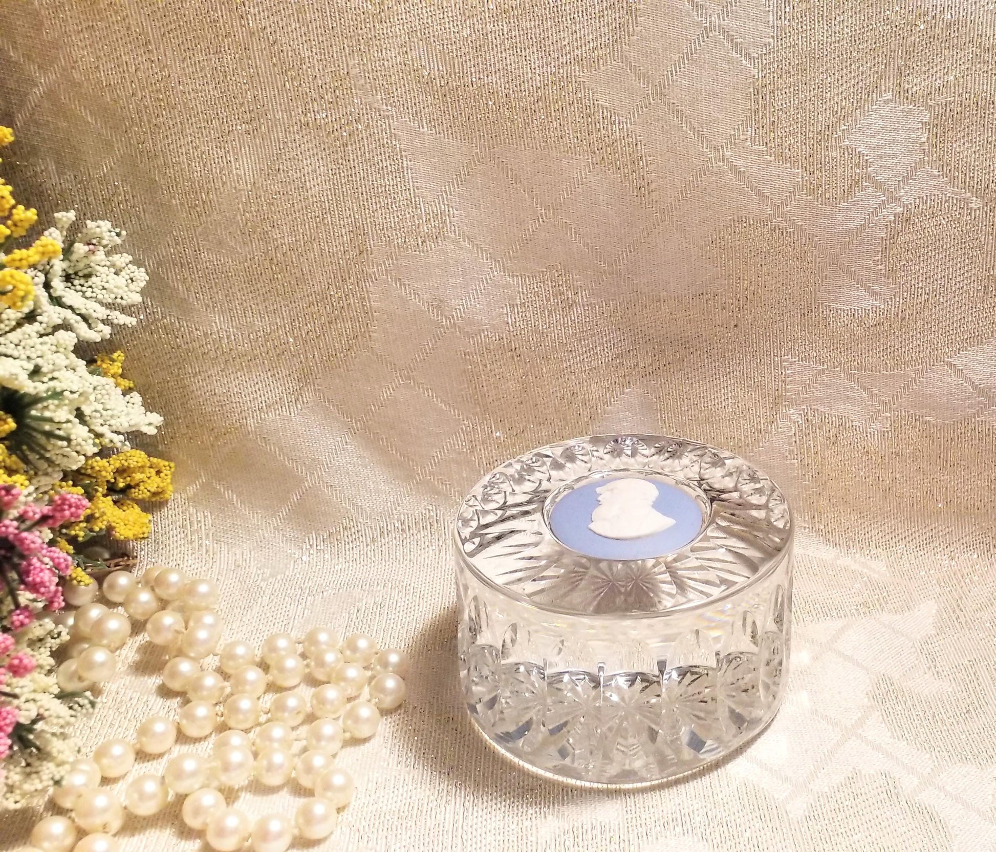 Wedgwood Charles Dickens Jasperware Crystal Paperweight