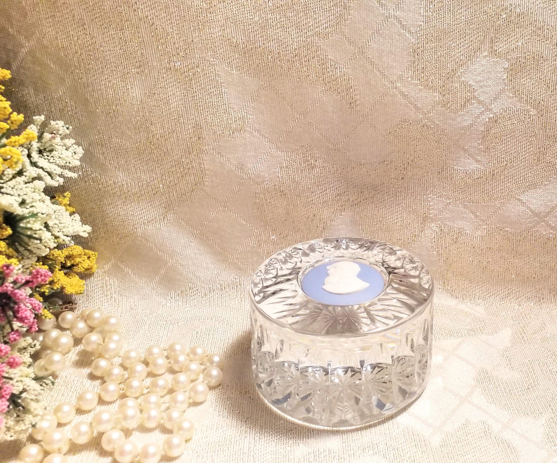 Wedgwood Charles Dickens Jasperware Crystal Paperweight