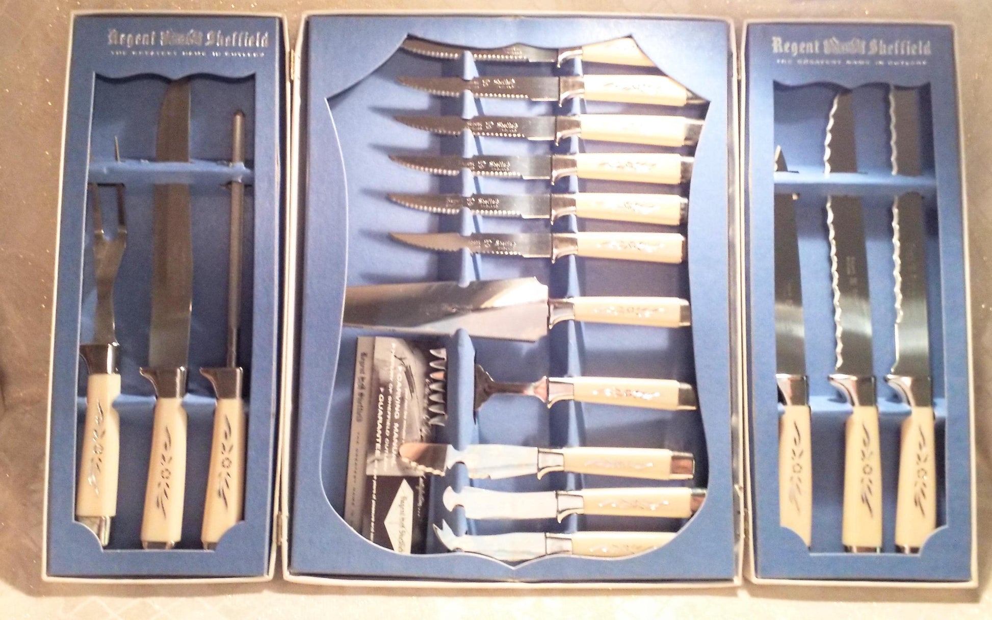 Vintage Regent Sheffield Cutlery Set Desert Flower Pattern England Blades Always FREE Domestic SHIPPING