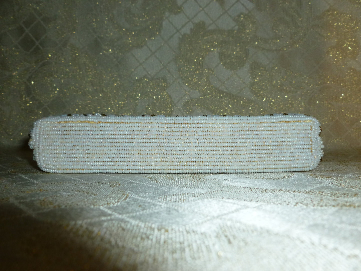 Beautiful Handbeaded Handbag Elegant White And Gold Seed Beads With Exceptional Golden Filigree Top Closure Chain Handle Wedding Accessory