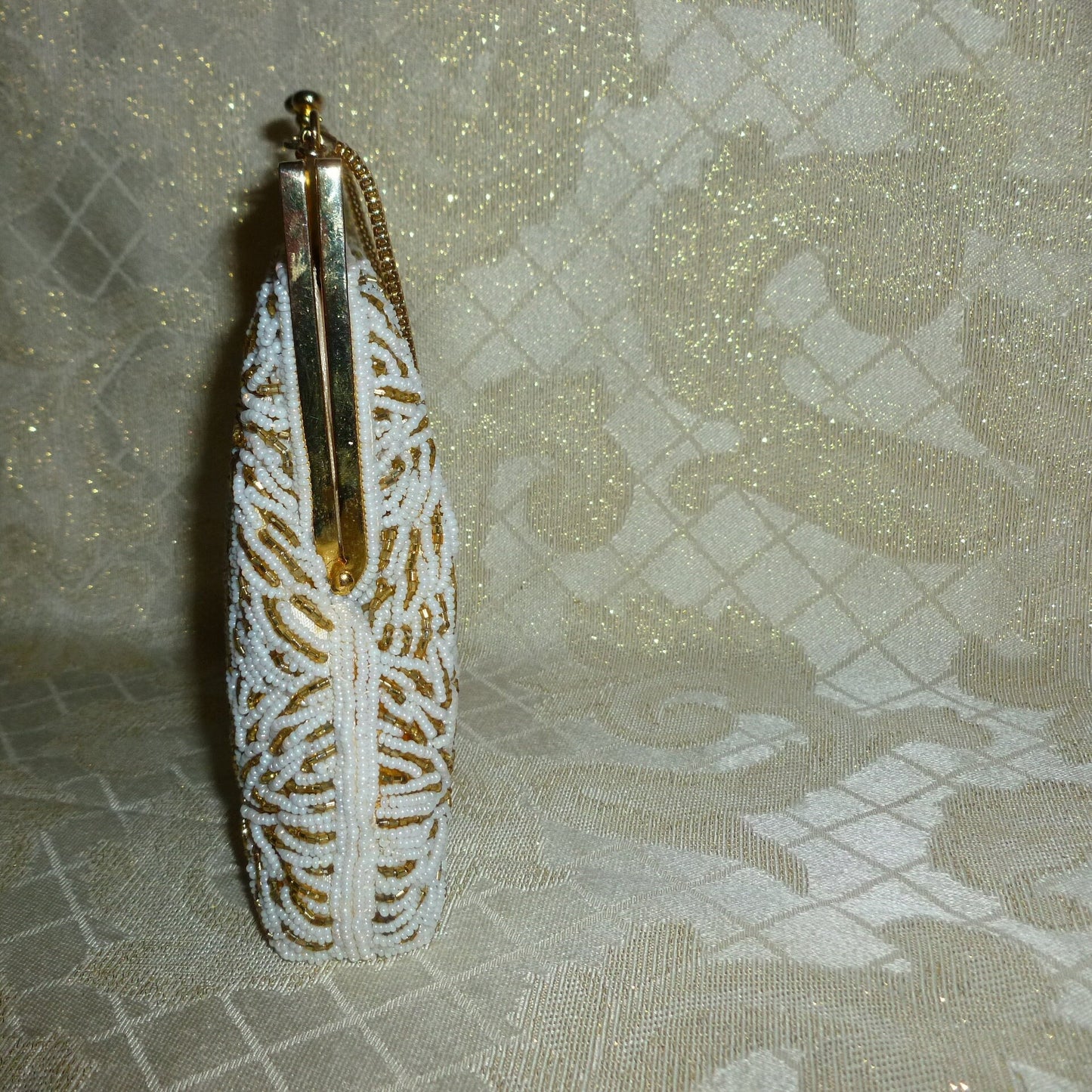 Beautiful Handbeaded Handbag Elegant White And Gold Seed Beads With Exceptional Golden Filigree Top Closure Chain Handle Wedding Accessory